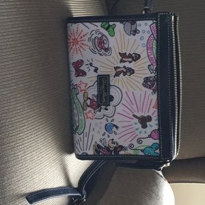 Dooney & Bourke Disney sketch crossbody